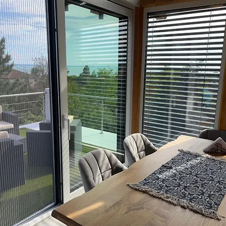 Balatinn Apartmán *
